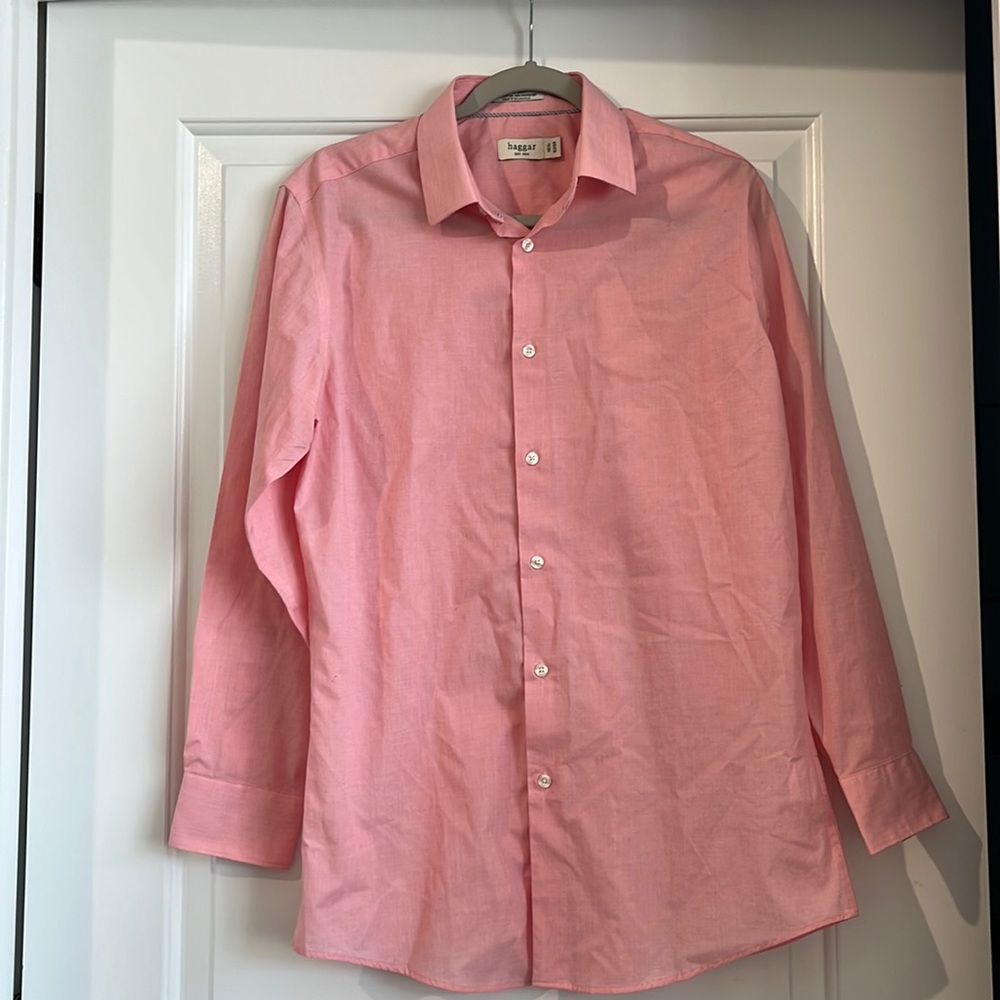 Mens Fitted dress shirt buttoned down. Size 32x33